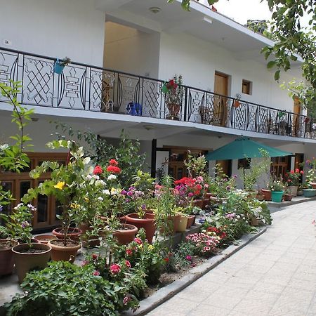 Travellers House Leh Bagian luar foto