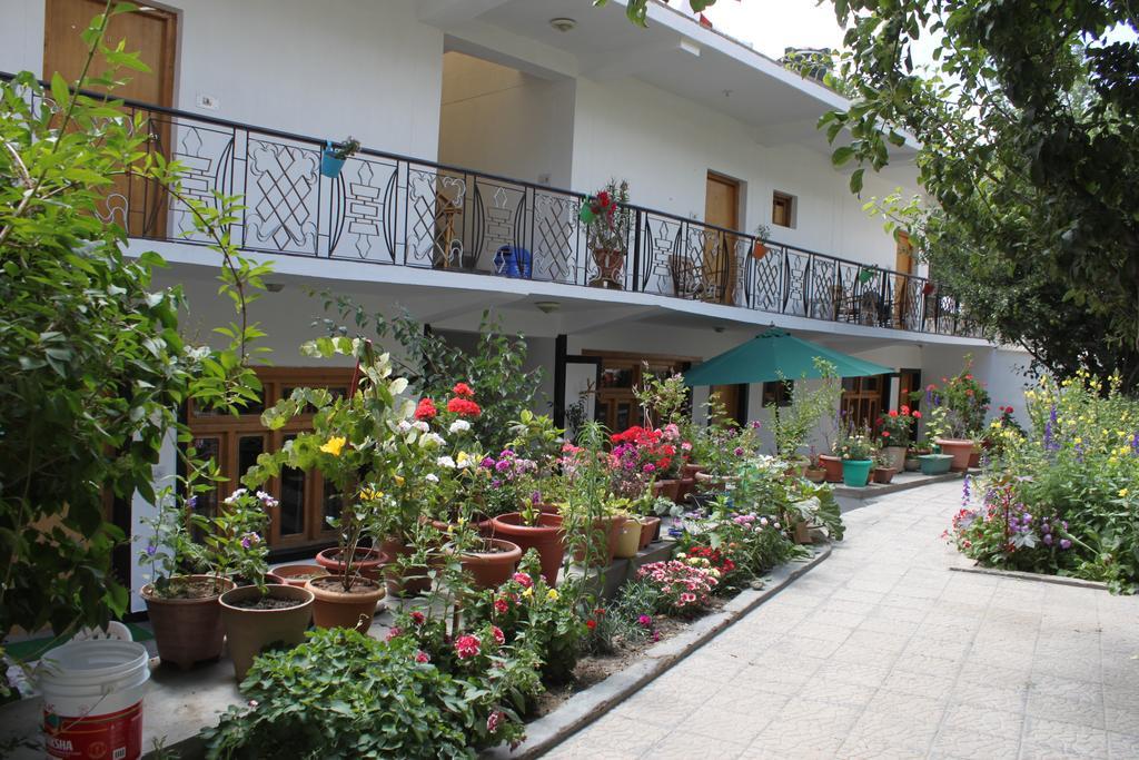Travellers House Leh Bagian luar foto