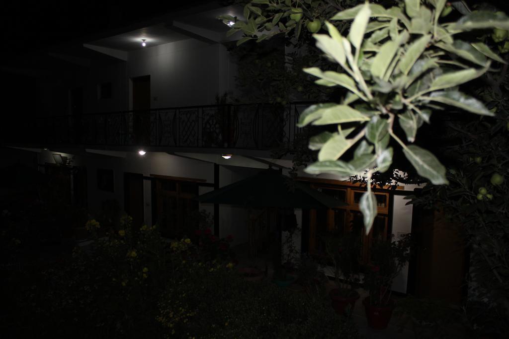 Travellers House Leh Bagian luar foto